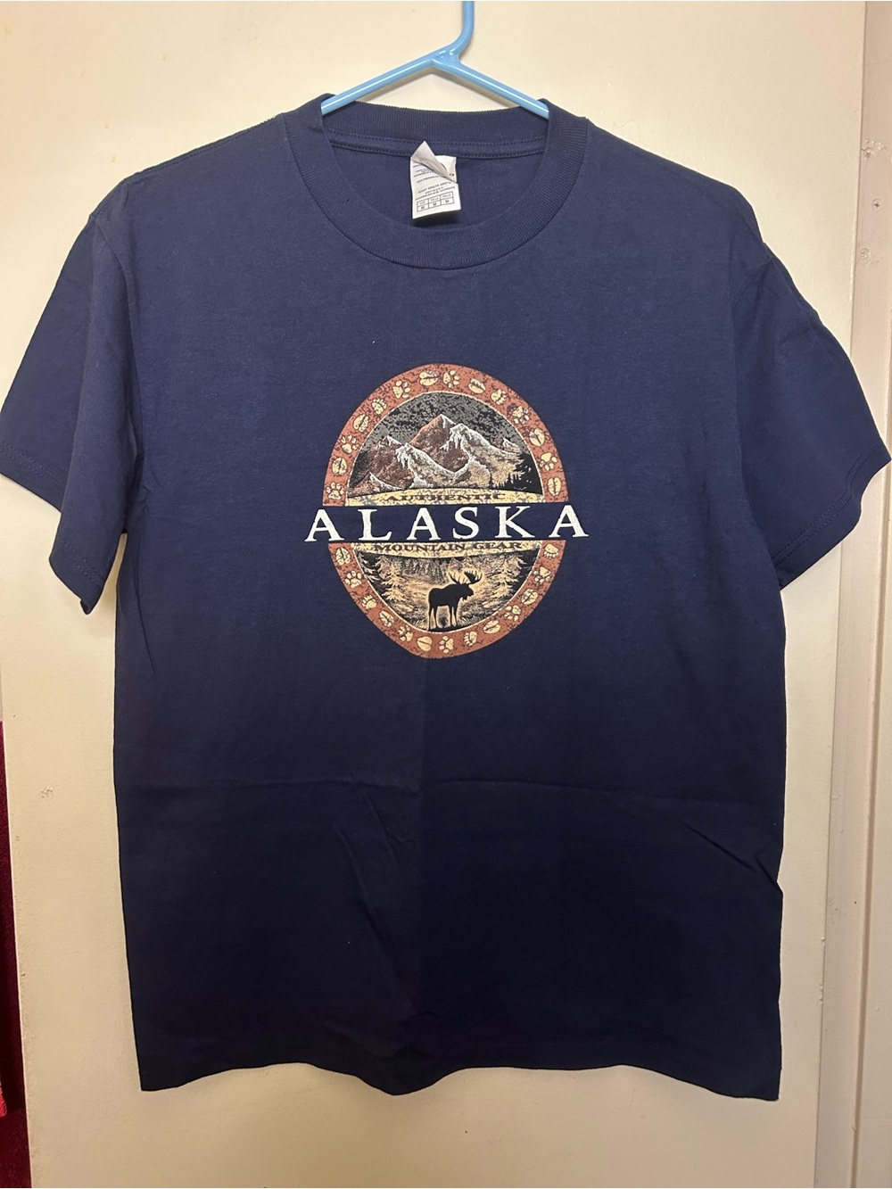 Alaska Authentic Mountain Gear Graphic Tee Size M
